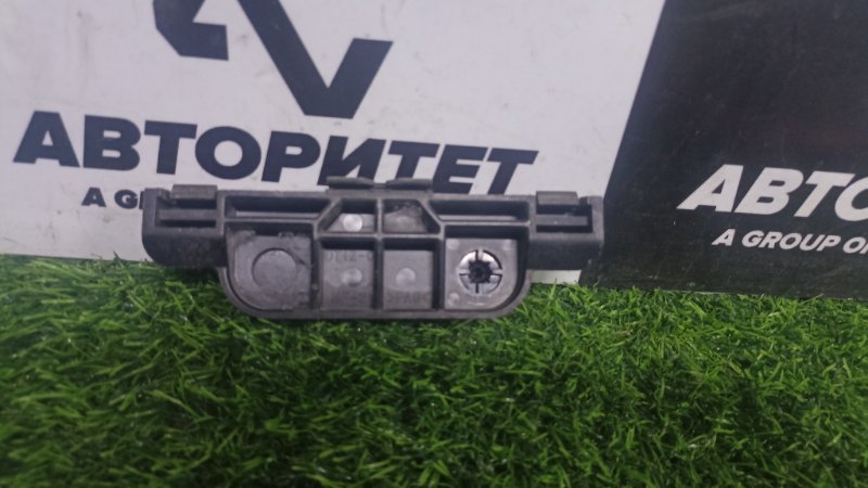 Крепление бампера Toyota Platz SCP11 1SZFE 2004 заднее левое (б/у)
