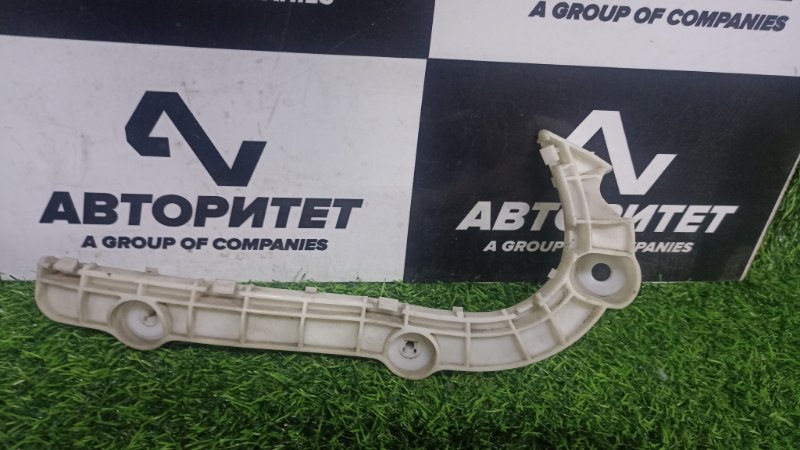 Крепление бампера Mitsubishi Outlander CW5W 4B12 2006 переднее правое (б/у)
