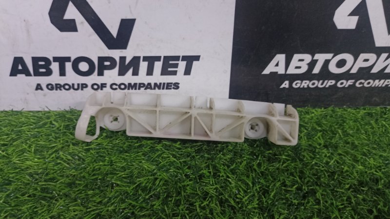 Крепление бампера Mitsubishi Outlander CW5W 4B12 2006 заднее правое (б/у)