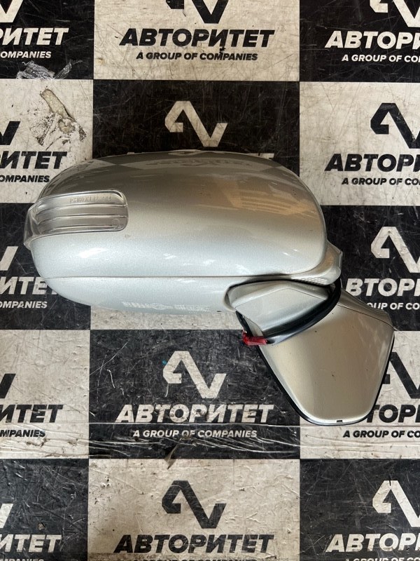 Зеркало TOYOTA BLADE AZE154 правое (б/у)