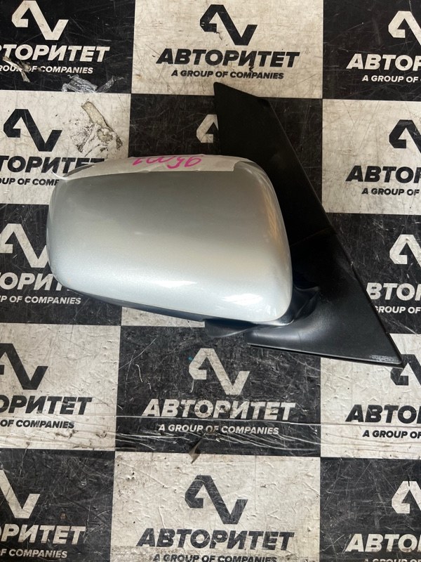 Зеркало TOYOTA PRIUS NHW20 правое (б/у)