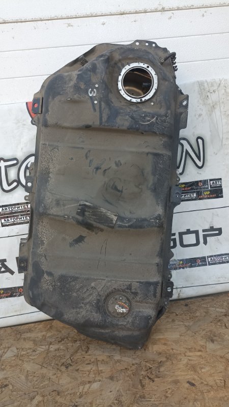 Бензобак TOYOTA ISIS ZGM10 2ZRFAE 2013 (б/у)