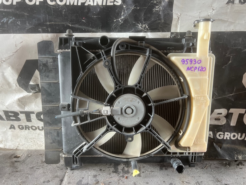 Радиатор основной TOYOTA RACTIS NCP120 1NZFE (б/у)
