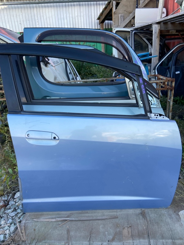 Дверь HONDA FIT GE6 L13A передняя правая (б/у)
