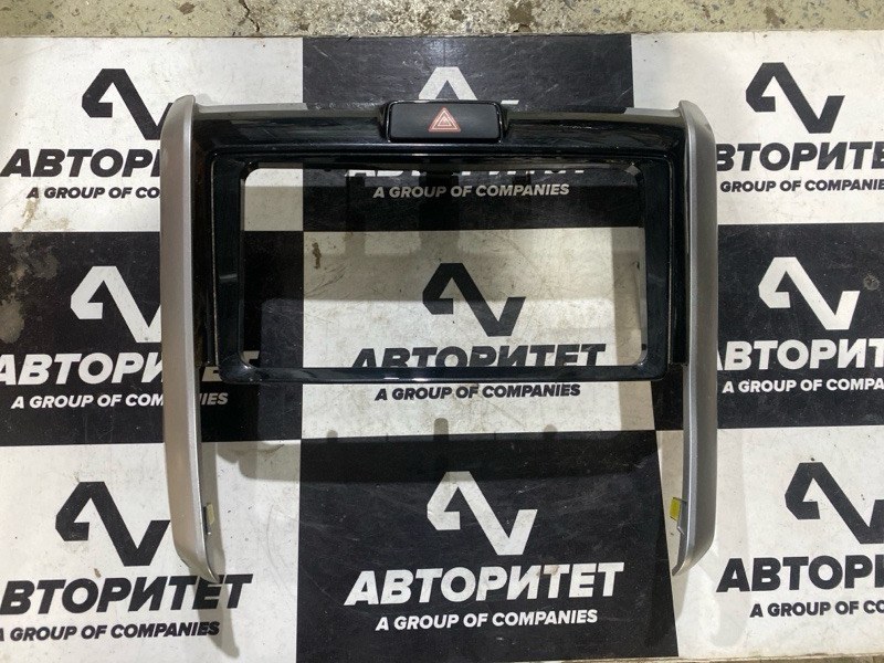 Консоль магнитофона TOYOTA COROLLA  FIELDER NZE161 1NZFE (б/у)