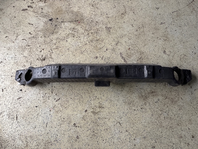 Пенопласт в бампер TOYOTA COROLLA FIELDER NZE161 1NZFE (б/у)