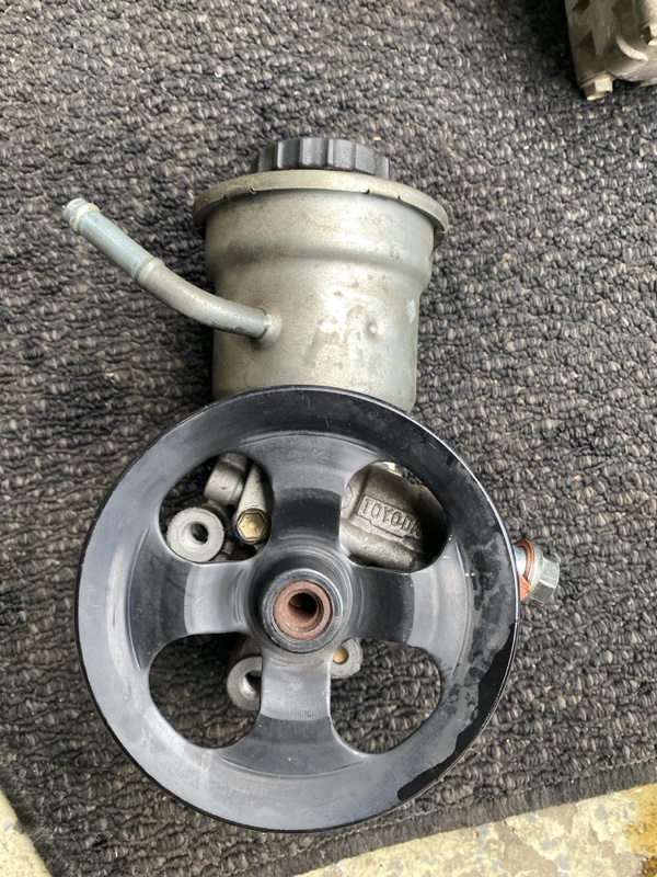 Насос гур TOYOTA VITZ SCP10 1SZFE (б/у)