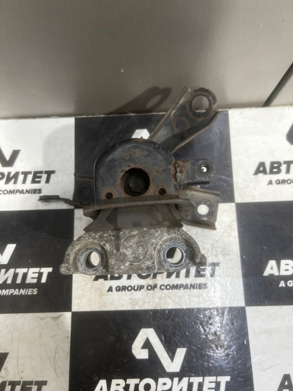 Подушка двигателя TOYOTA BLADE AZE156 2AZFE правая (б/у)