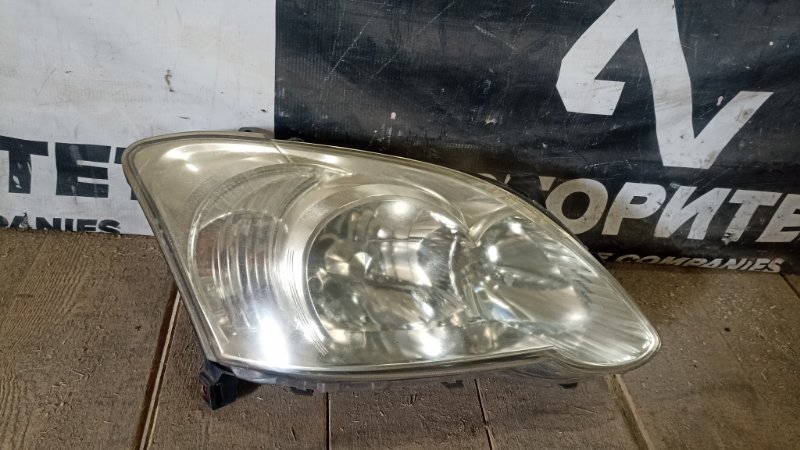 Фара TOYOTA COROLLA RUNX NZE121 1NZFE 2005 правая (б/у)
