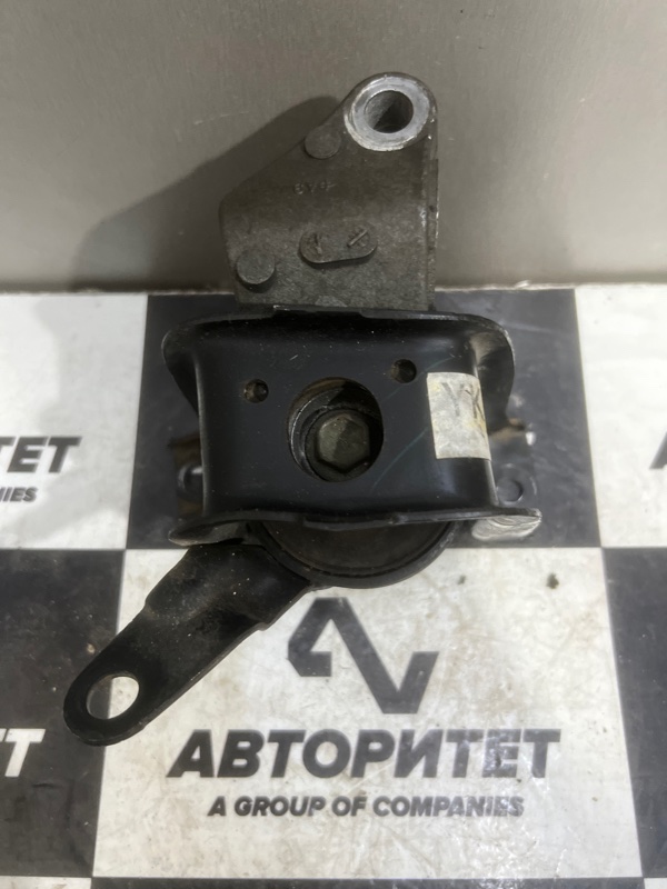 Подушка двигателя TOYOTA WISH ZNE10 1ZZFE правая (б/у)