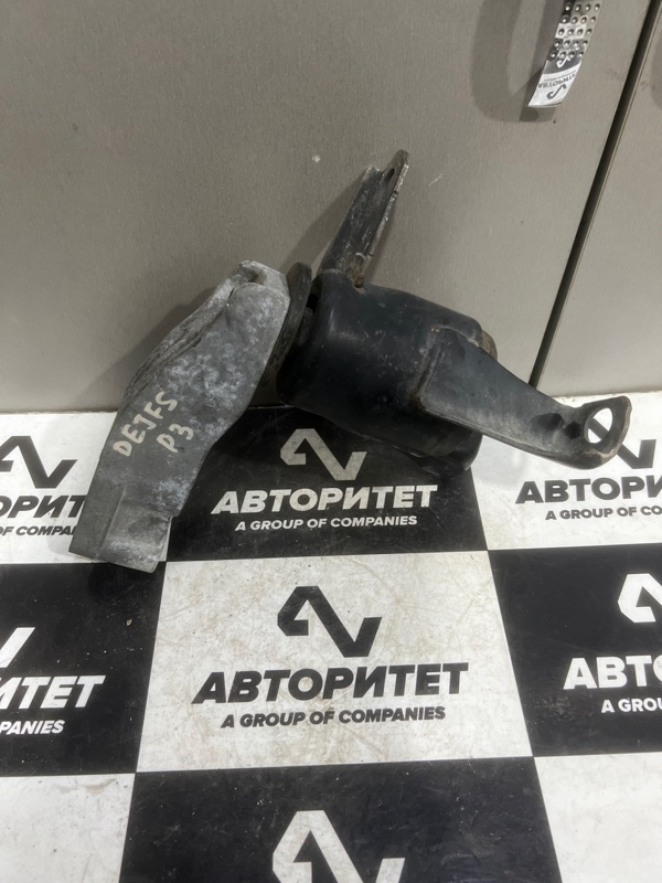 Подушка двигателя MAZDA DEMIO DEJFS P3 правая (б/у)