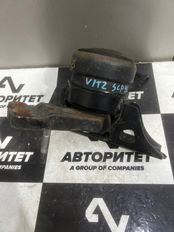 Подушка двигателя TOYOTA ­VITZ SCP90 2SZFE правая (б/у)