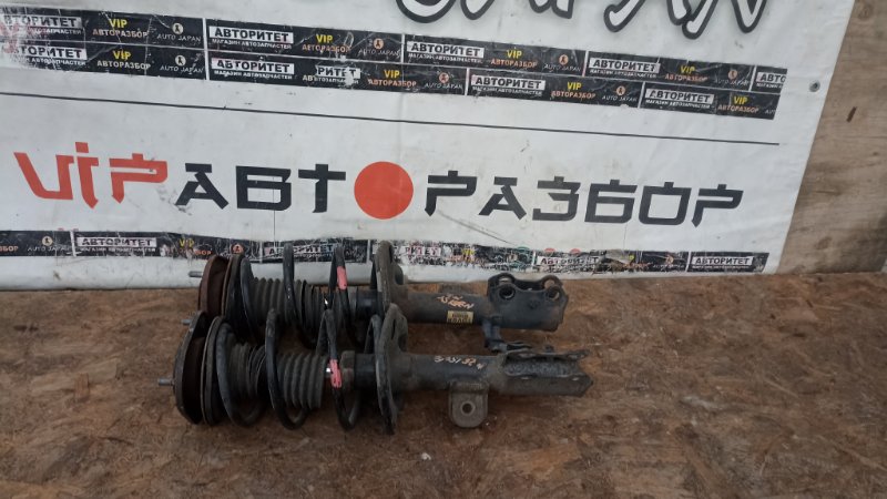 Стойка TOYOTA AURIS NZE154 1NZFE 2008 передняя (б/у)