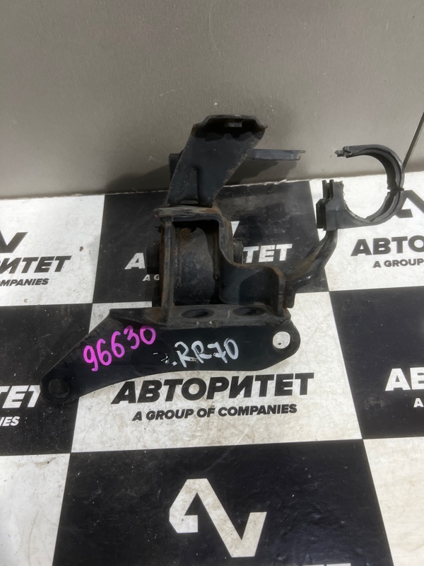 Подушка двигателя TOYOTA NOAH ZRR70 3ZRFE левая (б/у)