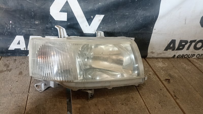 Фара TOYOTA PROBOX NCP58 1NZFE 2012 правая (б/у)
