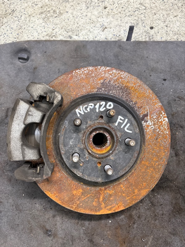 Ступица TOYOTA RACTIS NCP120 1NZFE передняя левая (б/у)