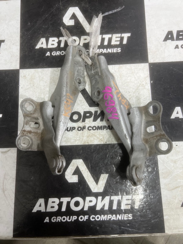 Петля капота TOYOTA LITE ACE NOAH KR42 (б/у)