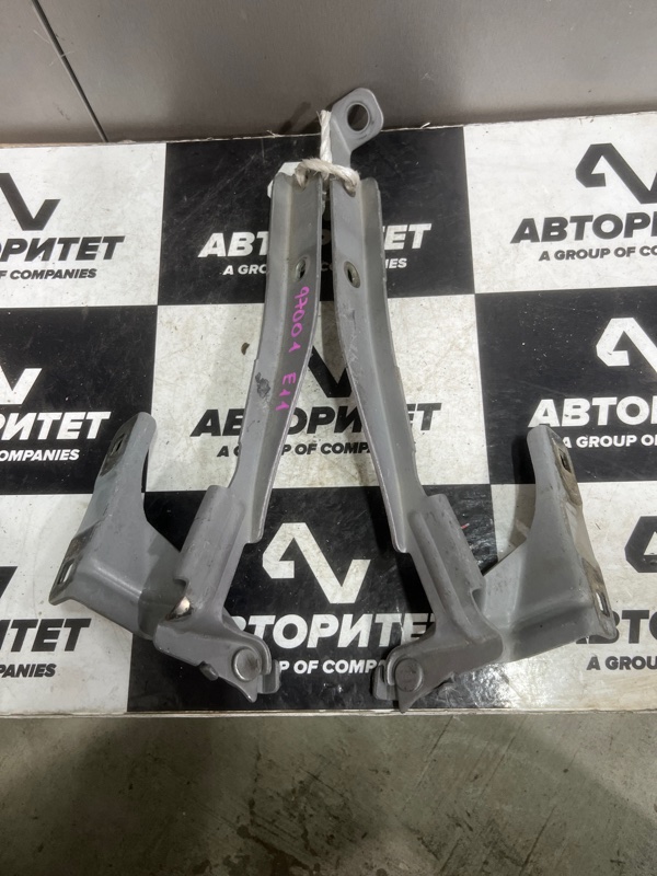Петля капота NISSAN NOTE E11 (б/у) Петля капота NISSAN NOTE E11 (б/у)