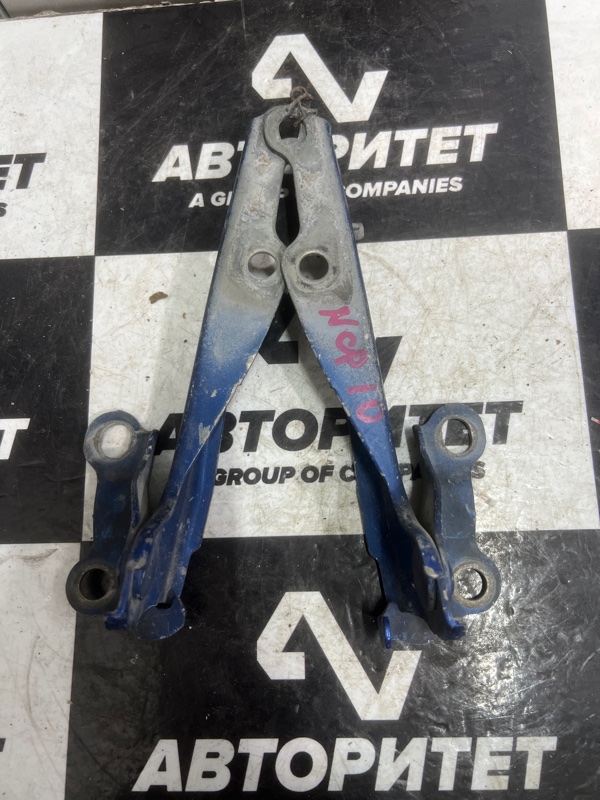 Петля капота TOYOTA VITZ SCP10 (б/у)