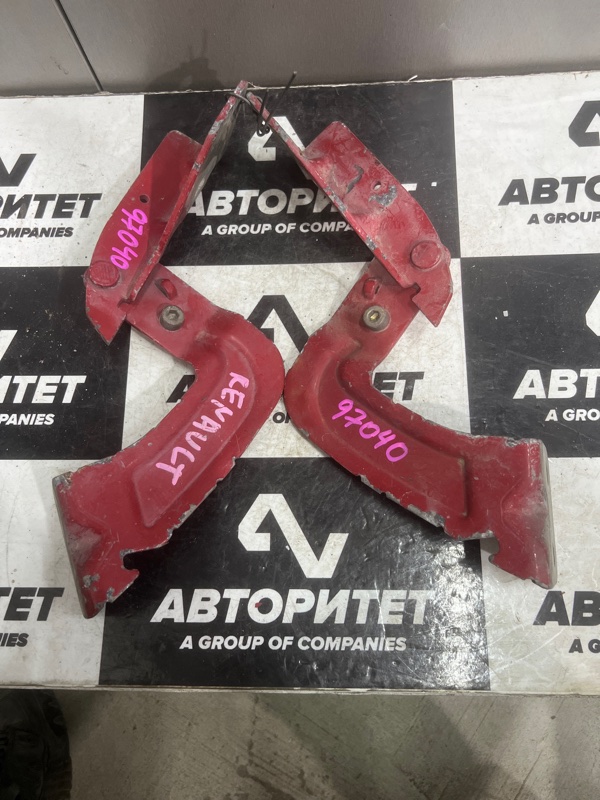 Петля капота RENAULT KANGOO KCO (б/у) Петля капота RENAULT KANGOO KCO (б/у)