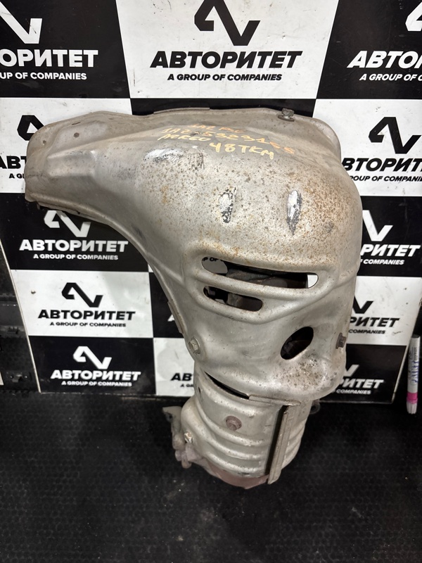 Коллектор выпускной TOYOTA VOXY AZR60 1AZFSE (б/у)