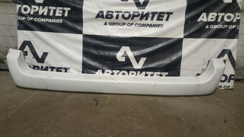 Бампер TOYOTA HIACE KZH116 1KZTE 1998 задний (б/у)