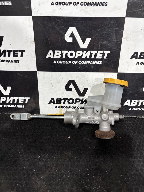 Главный цилиндр сцепления SUBARU IMPREZA GH8 EJ20X (б/у) Главный цилиндр сцепления SUBARU IMPREZA GH8 EJ20X (б/у)