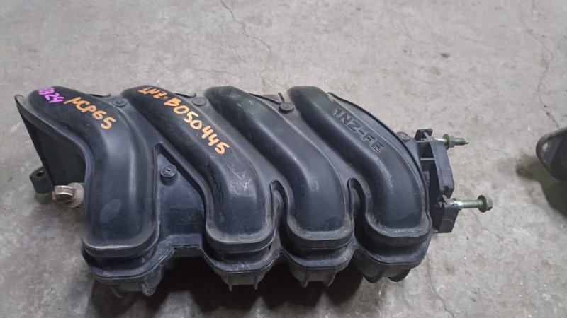 Коллектор выпускной TOYOTA IST NCP65 1NZFE 2004 (б/у)