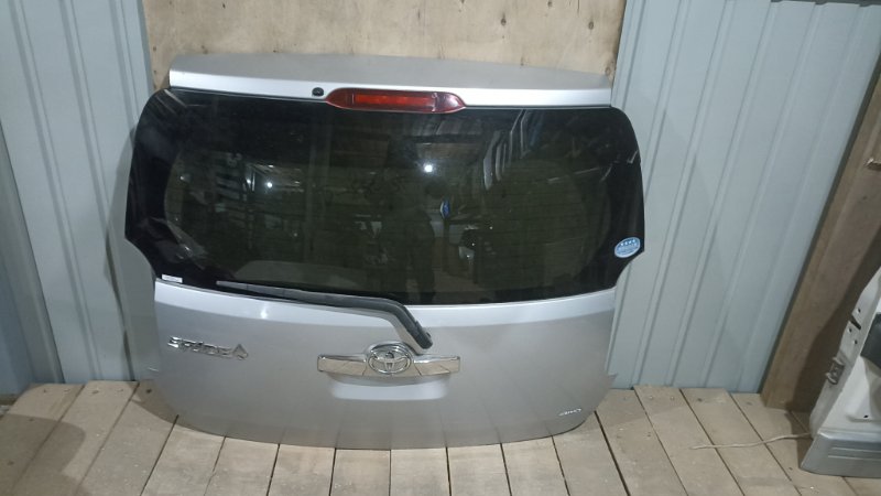 Дверь 5-я TOYOTA SPADE NCP145 1NZFE 2012 (б/у)