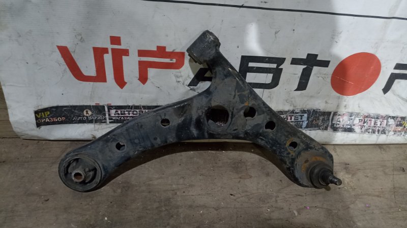 Рычаг TOYOTA ISIS ZGM15 2ZRFAE 2011 передний правый (б/у)