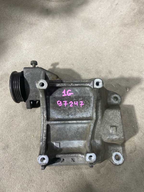 Кронштейн компрессора кондиционера TOYOTA MARK II GX100 1GFE (б/у) Кронштейн компрессора кондиционера TOYOTA MARK II GX100 1GFE (б/у)