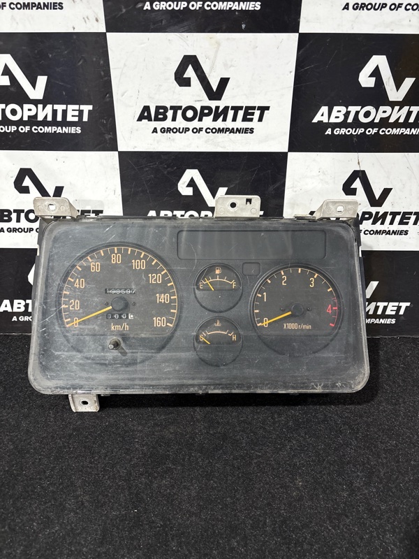 Панель приборов ISUZU ELF NKR66E 4HF1 (б/у) Панель приборов ISUZU ELF NKR66E 4HF1 (б/у)