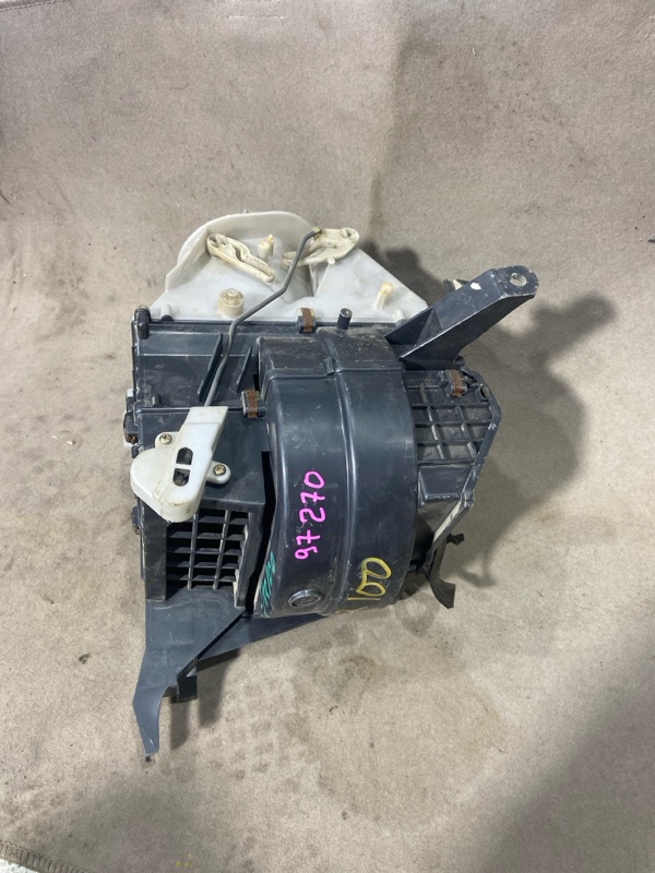 Корпус печки TOYOTA LAND CRUISER UZJ100 2UZFE (б/у) Корпус печки TOYOTA LAND CRUISER UZJ100 2UZFE (б/у)