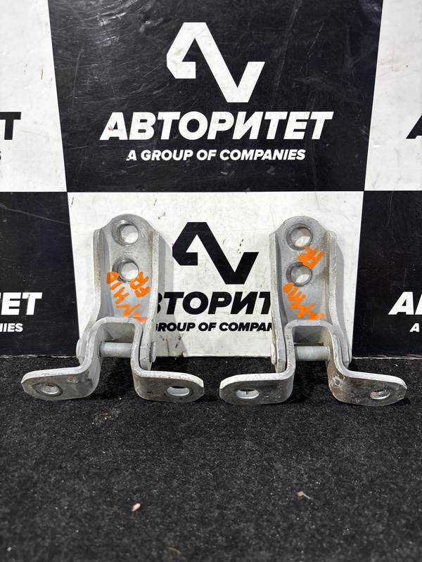 Петля дверная TOYOTA ALPHARD ANH10 2AZFE передняя правая (б/у)