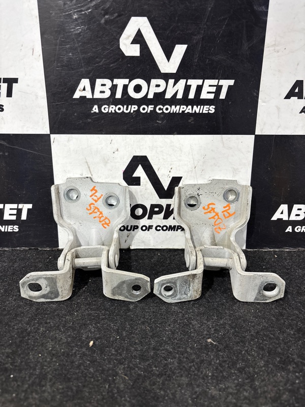 Петля дверная SUZUKI SWIFT ZD11S M15A передняя левая (б/у)