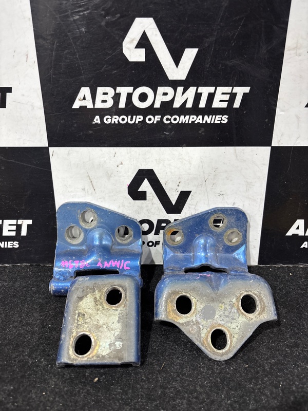 Петля 5-й двери SUZUKI JIMNY JB23W K6AT задняя (б/у) Петля 5-й двери SUZUKI JIMNY JB23W K6AT задняя (б/у)