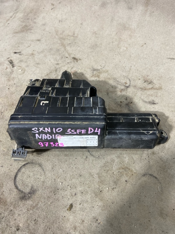 Блок предохранителей TOYOTA NADIA SXN10 3SFSE (б/у)