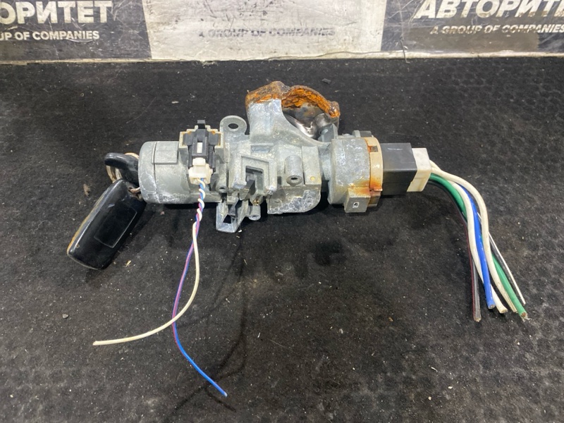 Замок зажигания MAZDA DEMIO DW3W B3 (б/у) Замок зажигания MAZDA DEMIO DW3W B3 (б/у)