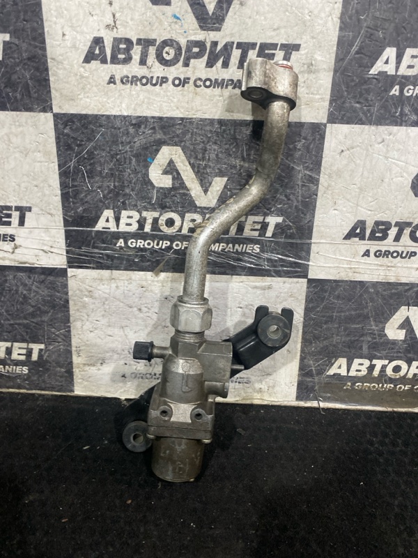Клапан кондиционера TOYOTA MARK II GX81 1GFE (б/у) Клапан кондиционера TOYOTA MARK II GX81 1GFE (б/у)