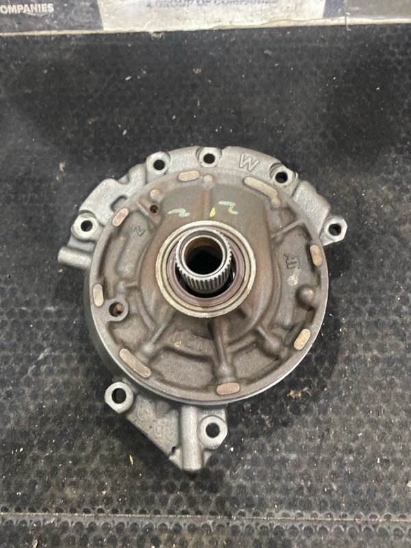 Насос масляный TOYOTA ALLION NZT240 1NZFE (б/у) Насос масляный TOYOTA ALLION NZT240 1NZFE (б/у)