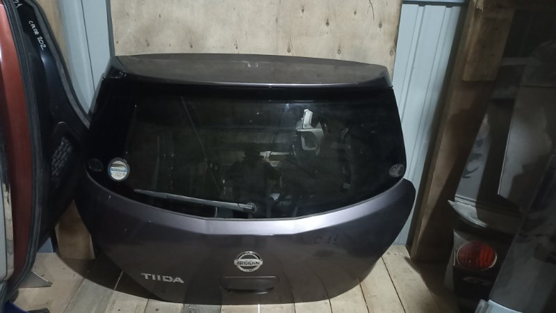 Дверь 5-я NISSAN TIIDA C11 HR15DE 2006 (б/у) Дверь 5-я NISSAN TIIDA C11 HR15DE 2006 (б/у)