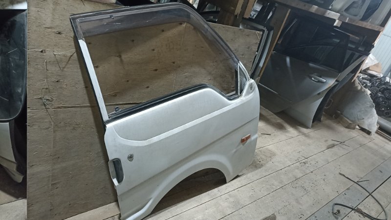 Дверь MAZDA BONGO SK82V F8 2012 передняя правая (б/у) Дверь MAZDA BONGO SK82V F8 2012 передняя правая (б/у)