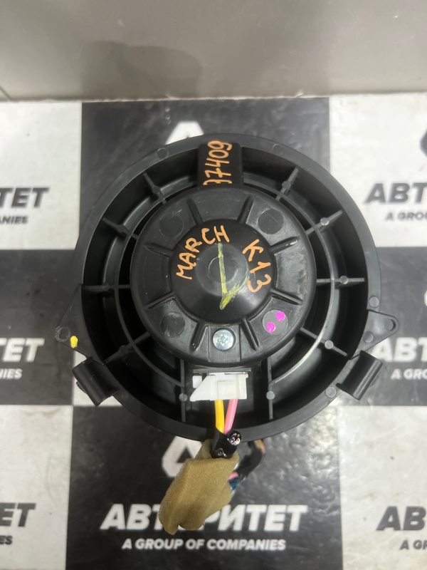 Мотор печки NISSAN MARCH K13 (б/у) Мотор печки NISSAN MARCH K13 (б/у)