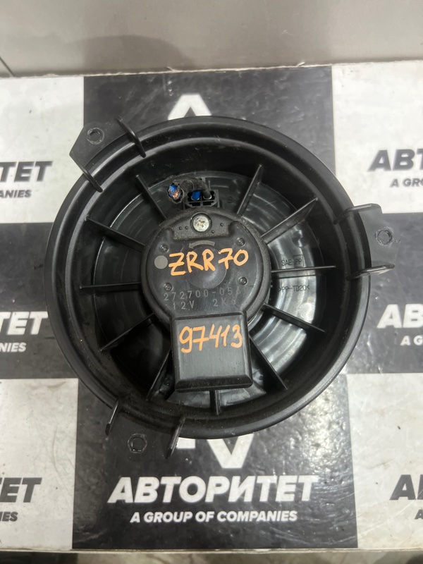 Мотор печки TOYOTA NOAH ZRR70 задний (б/у)