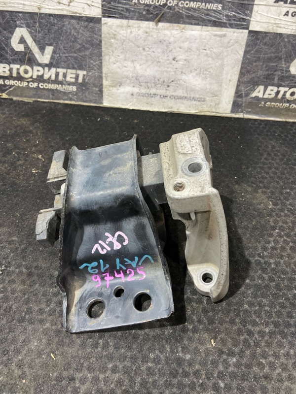 Подушка двигателя NISSAN AD VAY12 CR12DE (б/у) Подушка двигателя NISSAN AD VAY12 CR12DE (б/у)