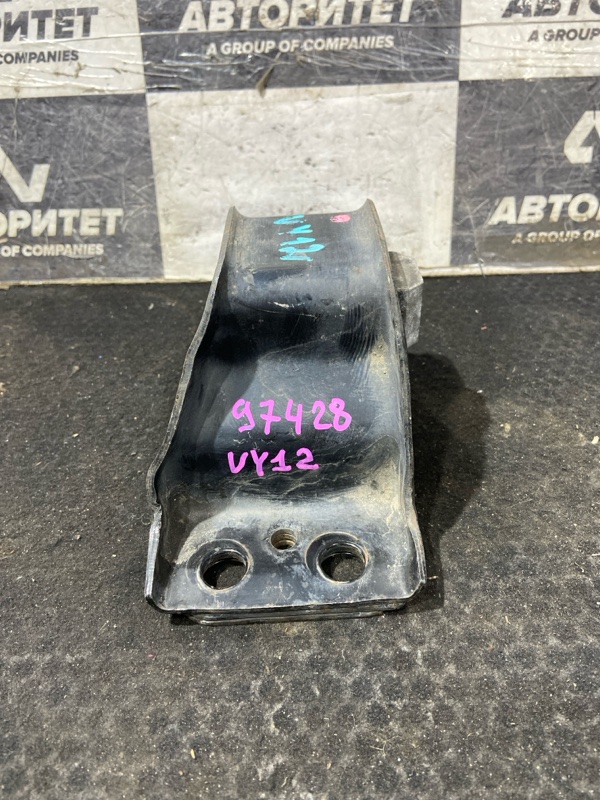 Подушка двигателя NISSAN AD VY12 HR15DE (б/у) Подушка двигателя NISSAN AD VY12 HR15DE (б/у)