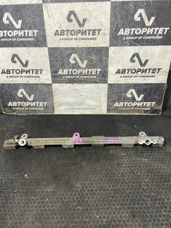 Топливная рейка TOYOTA MARK II JZX100 1JZGE (б/у) Топливная рейка TOYOTA MARK II JZX100 1JZGE (б/у)