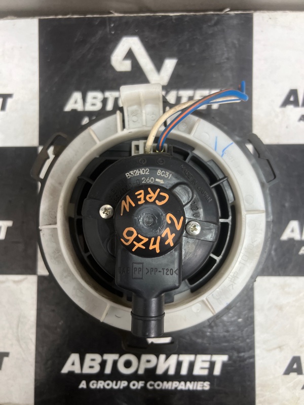 Мотор печки MAZDA PREMACY CREW (б/у) Мотор печки MAZDA PREMACY CREW (б/у)