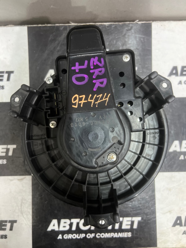 Мотор печки TOYOTA NOAH ZRR70 (б/у)