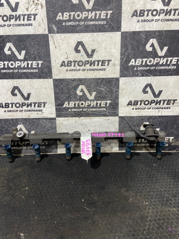 Топливная рейка TOYOTA MARK II JZX100 1JZGE (б/у) Топливная рейка TOYOTA MARK II JZX100 1JZGE (б/у)